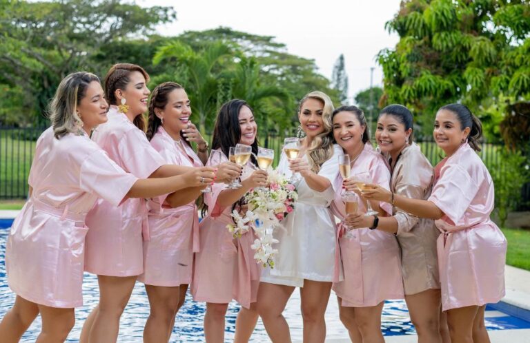 celebración de bodas amigas